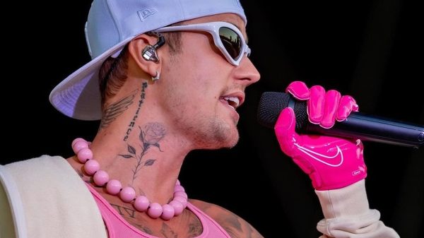 Justin Bieber encara paparazzi: "vocês não se importam com as pessoas, só dinheiro"