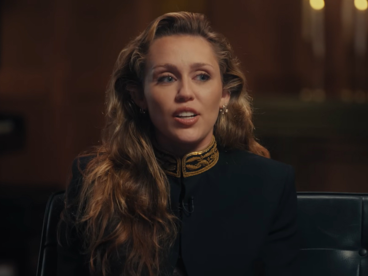 Miley Cyrus estuda maneira mais saudável para turnê: "não faço playback"