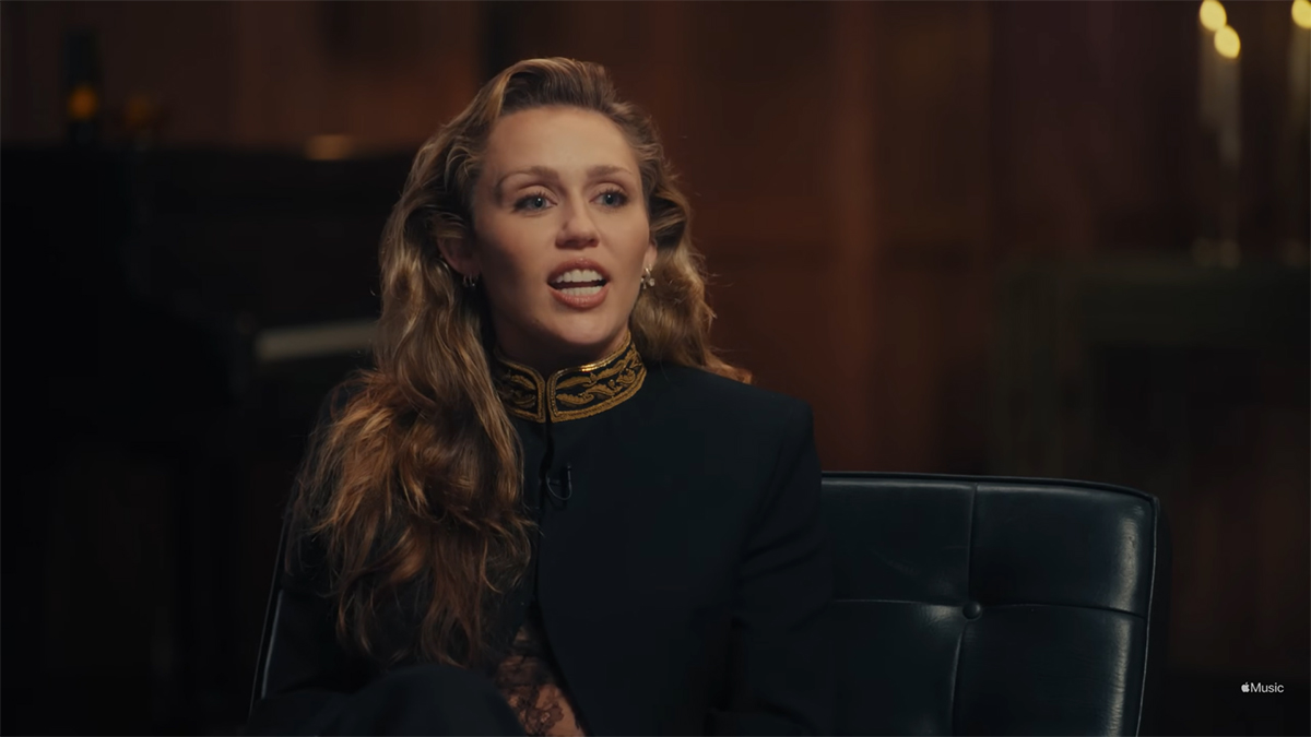 Miley Cyrus estuda maneira mais saudável para turnê: "não faço playback"