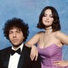 Selena Gomez e Benny Blanco enviam convites para casamento